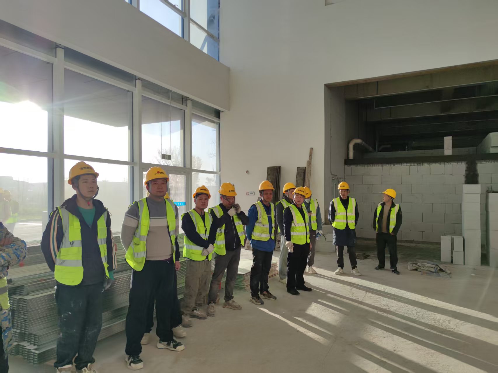 今泰裝飾成功承接中能建儲能科技(武漢)有限公司10000+㎡辦公室裝修項目,正式開工!辦公室裝修項目,正式開工!(圖2) 43.jpg